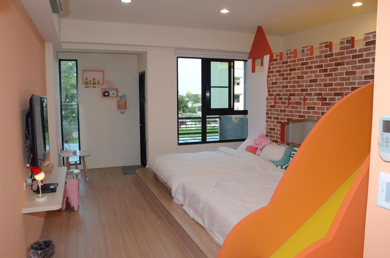胖蝸牛親子民宿 Tainan Exterior foto